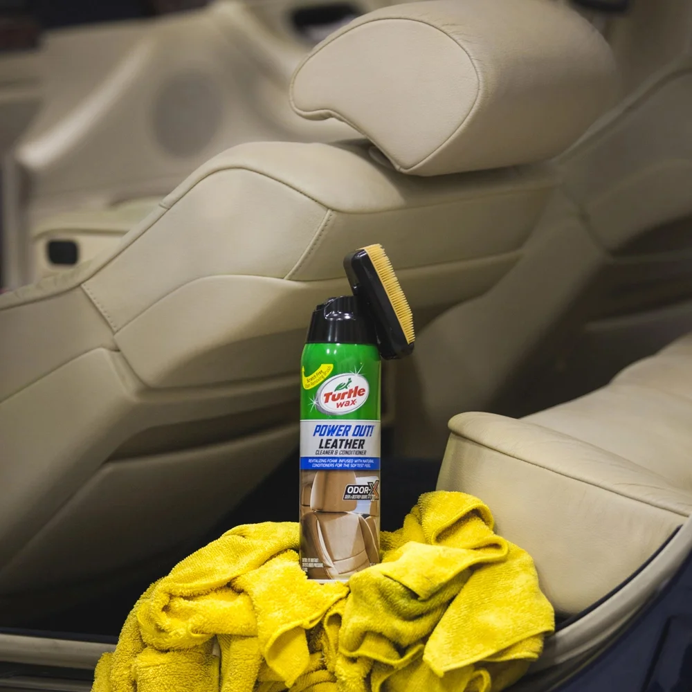 Очиститель-кондиционер кожи Turtle Wax Leather Cleaner Odor-X с щеткой 400мл (52895) 4 Очиститель-кондиционер кожи Turtle Wax Leather Cleaner Odor-X с щеткой 400мл (52895) — изображение 3