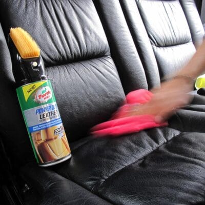 Очиститель-кондиционер кожи Turtle Wax Leather Cleaner Odor-X с щеткой 400мл (52895) 18 Очиститель-кондиционер кожи Turtle Wax Leather Cleaner Odor-X с щеткой 400мл (52895) — изображение 8