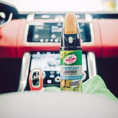 Очиститель-кондиционер кожи Turtle Wax Leather Cleaner Odor-X с щеткой 400мл (52895) 19 Очиститель-кондиционер кожи Turtle Wax Leather Cleaner Odor-X с щеткой 400мл (52895) — изображение 9