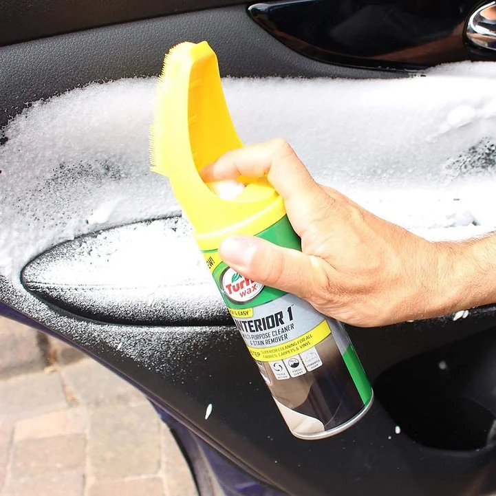 Универсальный очиститель и пятновыводитель Turtle Wax Quick&Easy Interior с нейтрализатором запахов и щеткой 400мл (52799) 8 Универсальный очиститель и пятновыводитель Turtle Wax Quick&Easy Interior с нейтрализатором запахов и щеткой 400мл (52799) — изображение 7